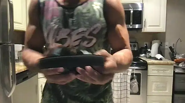 Snapshot of BigGuyMuscle chatting on 02.14.25 BigGuyMuscle online show from 02.14.25