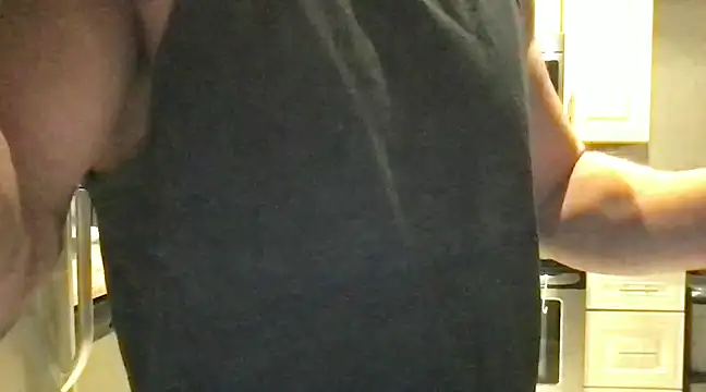 Snapshot of BigGuyMuscle chatting on 02.27.25 BigGuyMuscle online show from 02.27.25
