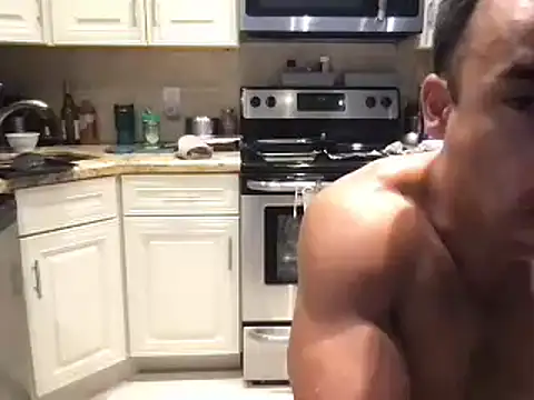 Snapshot of BigGuyMuscle chatting on 03.12.25 BigGuyMuscle online show from 03.12.25