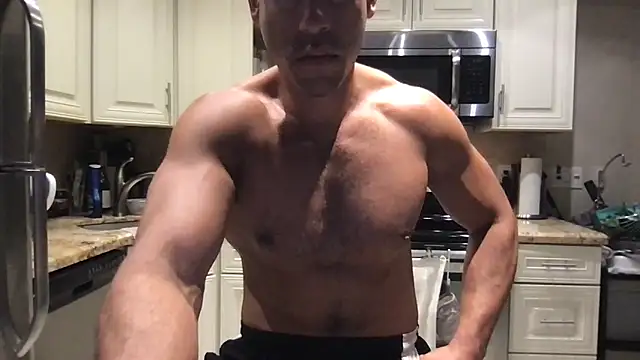 Snapshot of BigGuyMuscle chatting on 03.21.25 BigGuyMuscle online show from 03.21.25