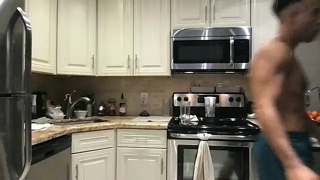 BigGuyMuscle online show from 11.20.25