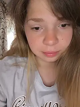 Snapshot of Zuli_Kiska chatting on 07.29.26 Zuli Kiska online show from 07.29.26