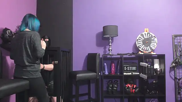 Snapshot of beauty-of-pain chatting on 03.02.25 beauty-of-pain online show from 03.02.25