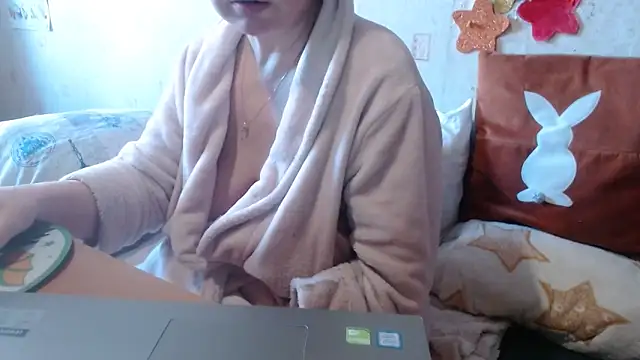 Snapshot of QueenLana chatting on 02.11.25 QueenLana online show from 02.11.25