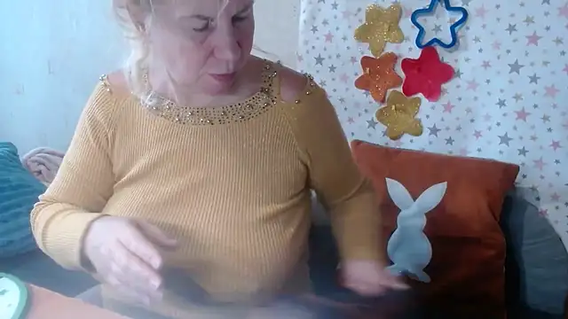 Snapshot of QueenLana chatting on 10.24.25 QueenLana online show from 10.24.25