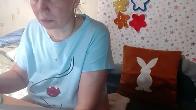 Snapshot of QueenLana chatting on 12.01.25 QueenLana online show from 12.01.25