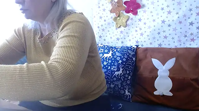 Snapshot of QueenLana chatting on 02.10.26 QueenLana online show from 02.10.26