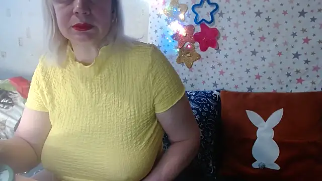 Snapshot of QueenLana chatting on 02.26.26 QueenLana online show from 02.26.26