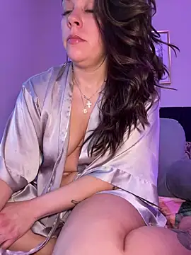 Snapshot of bellafreakyfun chatting on 11.06.25 bellafreakyfun online show from 11.06.25