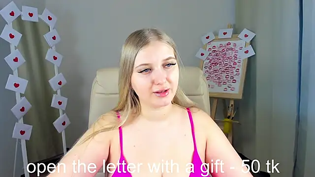 Adr1ana  online show from 02.08.25