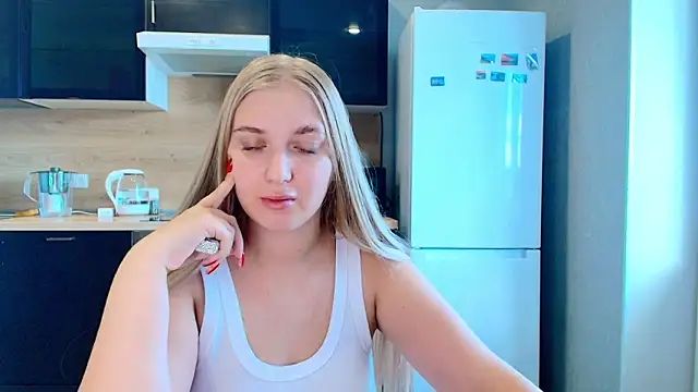 Adr1ana  online show from 09.28.25