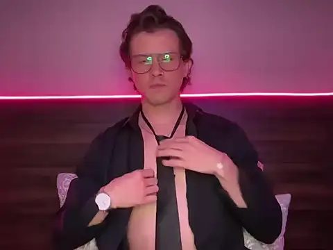 Snapshot of mcklister_kinky_feets chatting on 03.06.26 mcklister kinky feets online show from 03.06.26