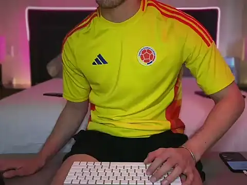 Snapshot of mcklister_kinky_feets chatting on 03.29.26 mcklister kinky feets online show from 03.29.26