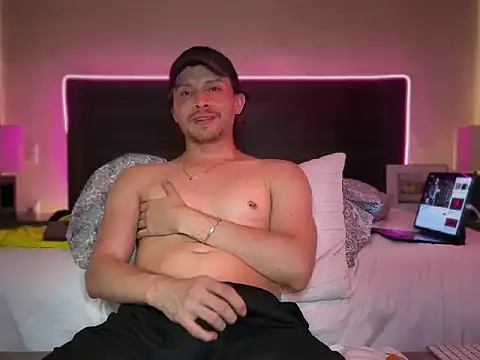 Snapshot of mcklister_kinky_feets chatting on 03.30.26 mcklister kinky feets online show from 03.30.26