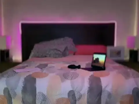 Snapshot of mcklister_kinky_feets chatting on 04.01.26 mcklister kinky feets online show from 04.01.26