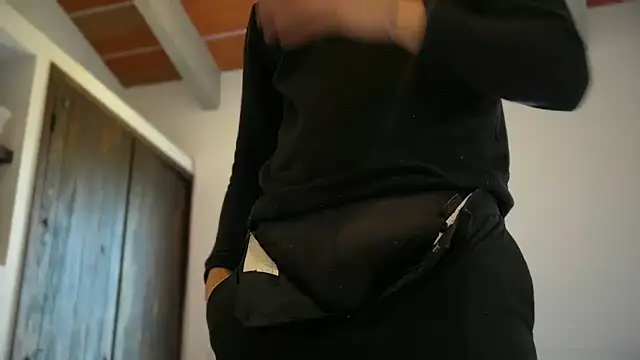 Snapshot of mcklister_kinky_feets chatting on 04.28.26 mcklister kinky feets online show from 04.28.26