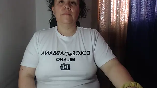 Snapshot of agathamiller01 chatting on 05.16.26 agathamiller01 online show from 05.16.26