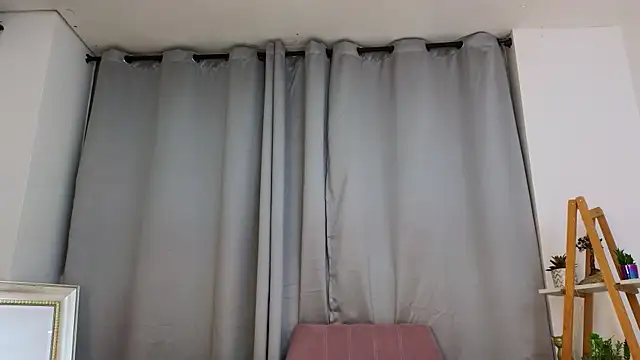 Snapshot of bella__adams chatting on 03.12.25 bella adams online show from 03.12.25