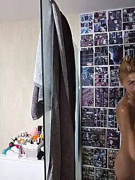 Snapshot of kylie_blck chatting on 06.12.26 kylie blck online show from 06.12.26