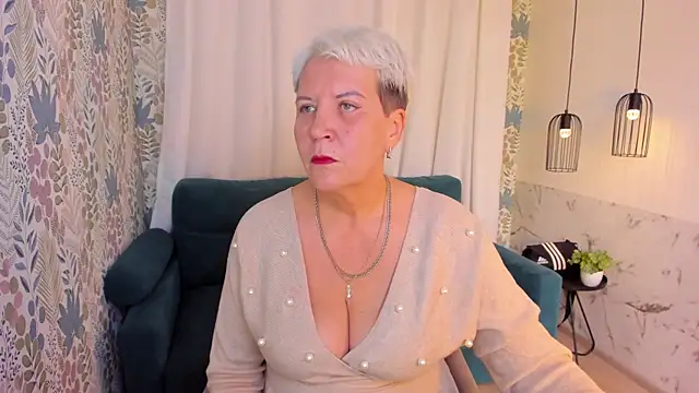 Snapshot of KathySunn chatting on 04.24.26 KathySunn online show from 04.24.26