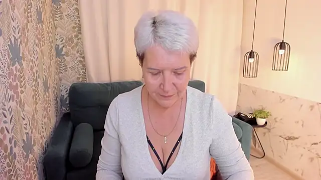 Snapshot of KathySunn chatting on 05.15.26 KathySunn online show from 05.15.26