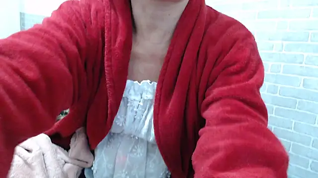 Snapshot of sweet_luana chatting on 05.30.26 sweet luana online show from 05.30.26