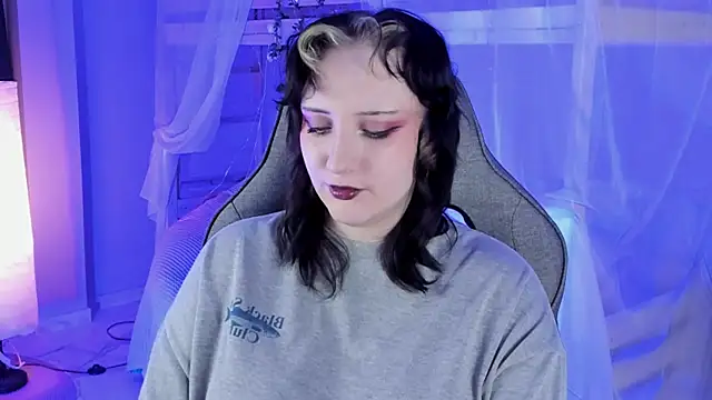 AsheLucker online show from 11.28.25