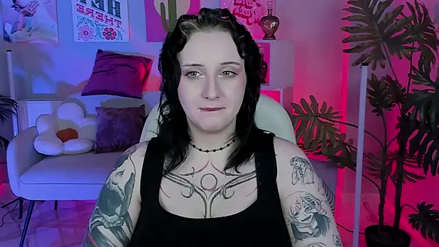 AsheLucker online show from 12.14.25