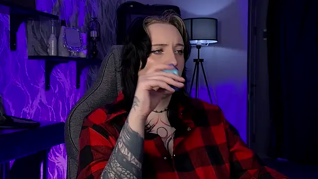 AsheLucker online show from 01.10.26