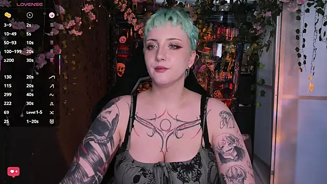Snapshot of AsheLucker chatting on 07.25.26 AsheLucker online show from 07.25.26