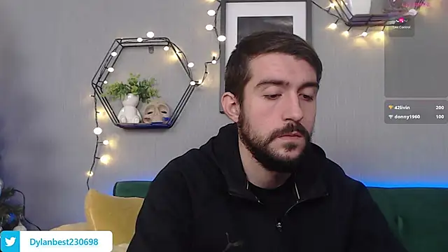 Snapshot of Dylan_Best chatting on 12.18.24 Dylan Best online show from 12.18.24