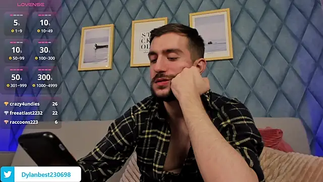 Snapshot of Dylan_Best chatting on 03.18.25 Dylan Best online show from 03.18.25
