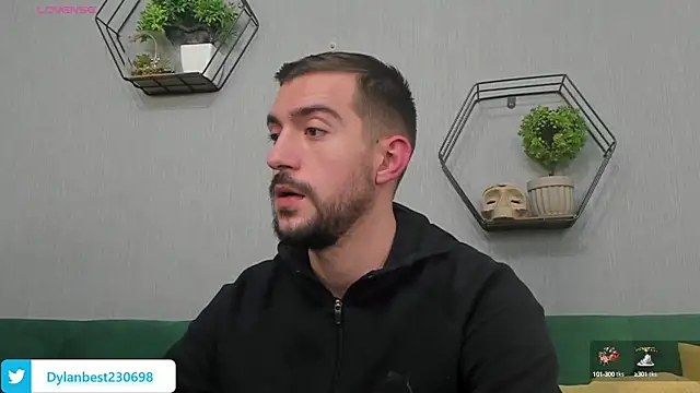 Snapshot of Dylan_Best chatting on 10.13.25 Dylan Best online show from 10.13.25