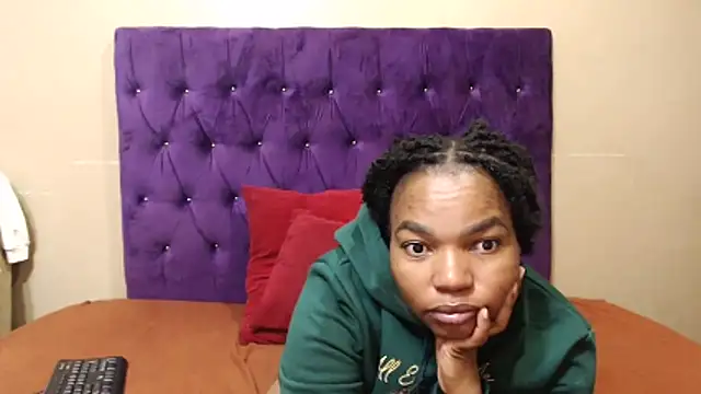 Snapshot of EBONYBUSTYY chatting on 05.15.26 EBONYBUSTYY online show from 05.15.26