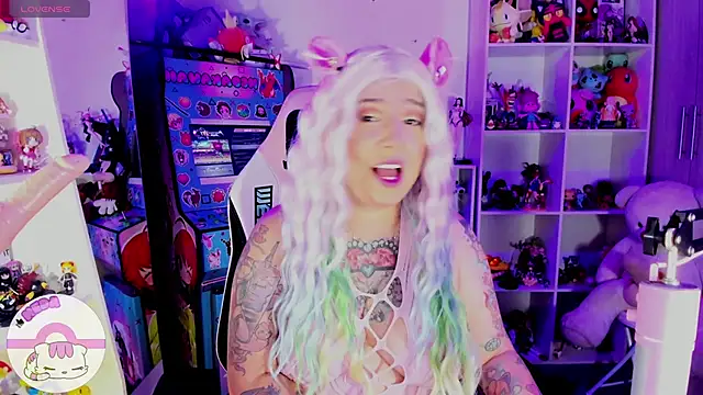 Snapshot of meda_kawaii_ chatting on 01.19.25 meda kawaii  online show from 01.19.25