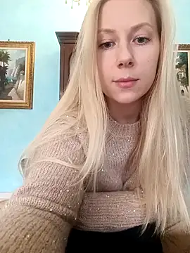 Snapshot of Prettierkate chatting on 12.15.25 Prettierkate online show from 12.15.25