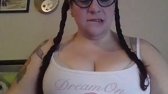 Snapshot of GothyBaby chatting on 01.23.25 GothyBaby online show from 01.23.25