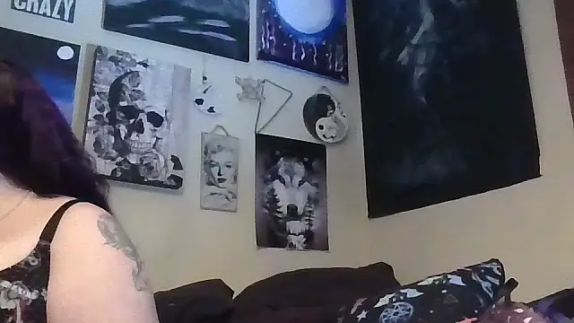 Snapshot of GothyBaby chatting on 11.03.25 GothyBaby online show from 11.03.25