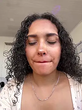 Lucy Marin online show from 12.11.24