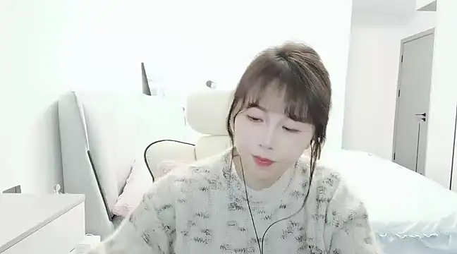 Snapshot of Sunset_glow chatting on 03.08.25 Sunset glow online show from 03.08.25