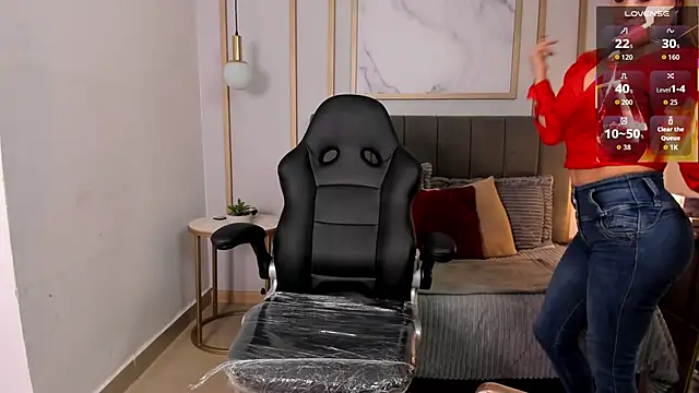 Holly madison  online show from 04.06.26