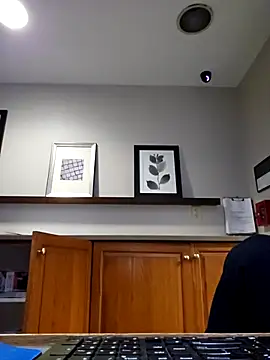 Nikkierosee online show from 02.20.25