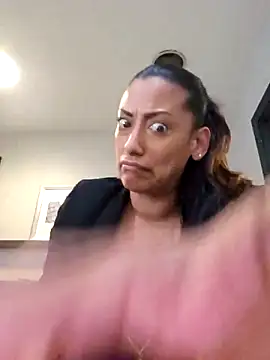 Nikkierosee online show from 03.17.25