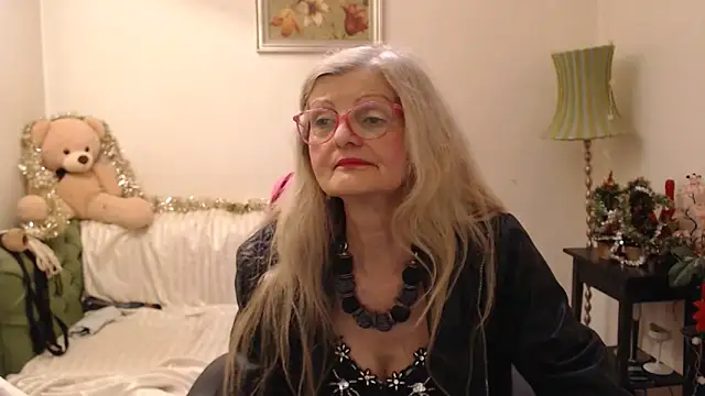 Snapshot of BlairFort chatting on 12.31.24 BlairFort online show from 12.31.24