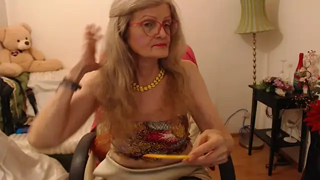 Snapshot of BlairFort chatting on 02.04.25 BlairFort online show from 02.04.25