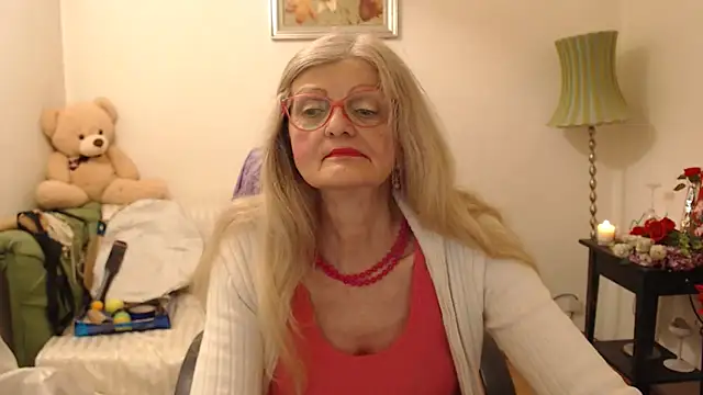 Snapshot of BlairFort chatting on 02.28.25 BlairFort online show from 02.28.25