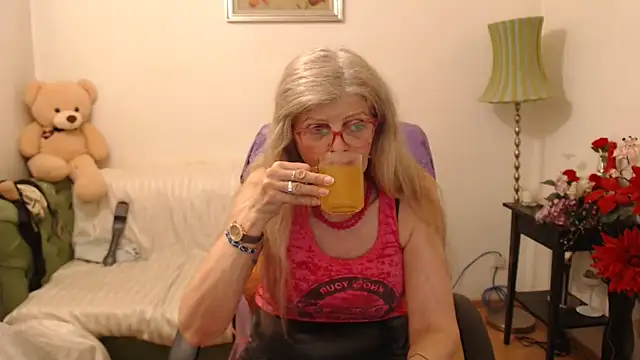 Snapshot of BlairFort chatting on 03.13.25 BlairFort online show from 03.13.25