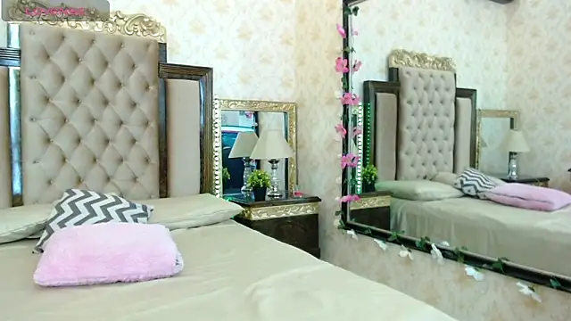 Snapshot of PamelaTomson chatting on 03.22.25 PamelaTomson online show from 03.22.25