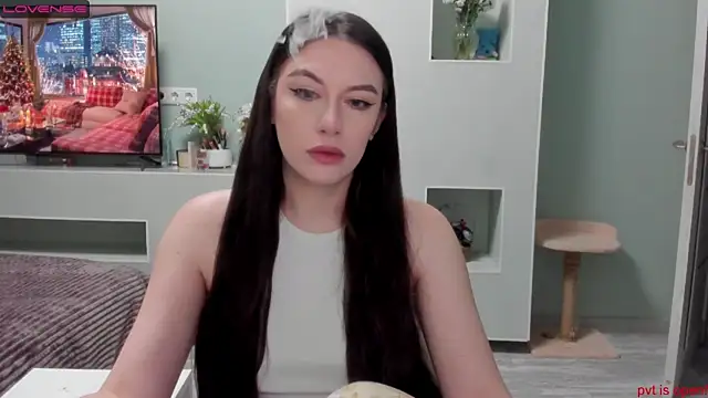 Snapshot of JuliaDiksonX chatting on 01.12.25 JuliaDiksonX online show from 01.12.25