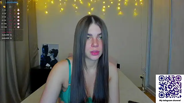 Snapshot of Bella_Foryou chatting on 03.18.25 Bella Foryou online show from 03.18.25